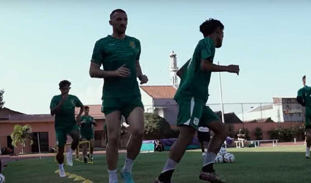 Latihan Persebaya Jelang Menjamu Persikabo