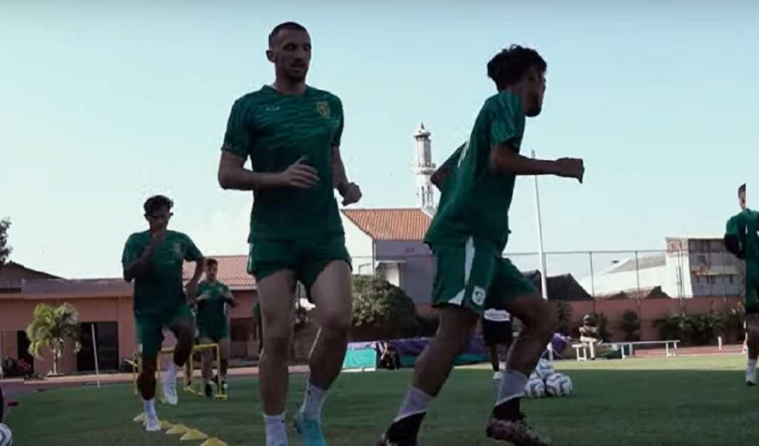 Latihan Persebaya Jelang Menjamu Persikabo Latihan Persebaya Jelang Menjamu Persikabo