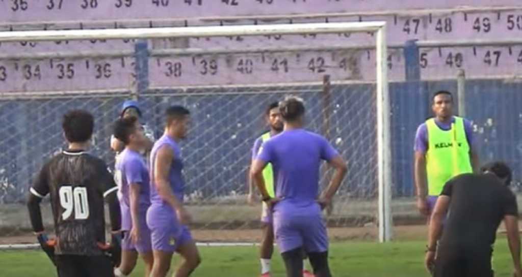 Latihan Persik Kediri Jelang Menjamu PSIS Semarang