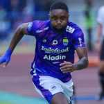 Levy Madinda pencetak gol Persib di laga kontra Barito Putera