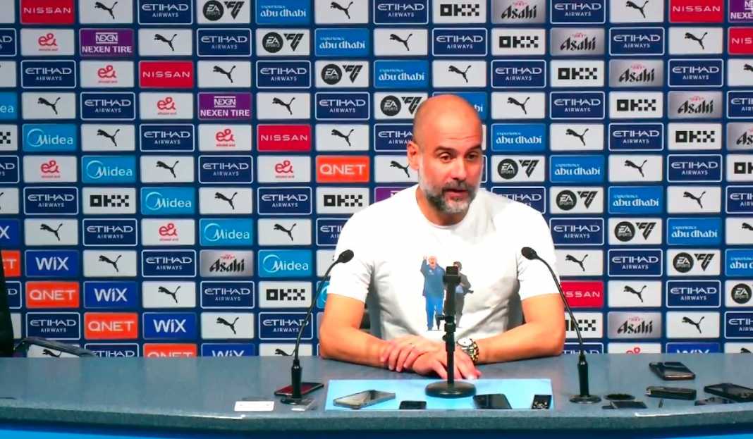 Pep Guardiola dalam konferensi pers Manchester City Pep Guardiola Puji Mentalitas Manchester City Usai Kemenangan Atas The Magpies