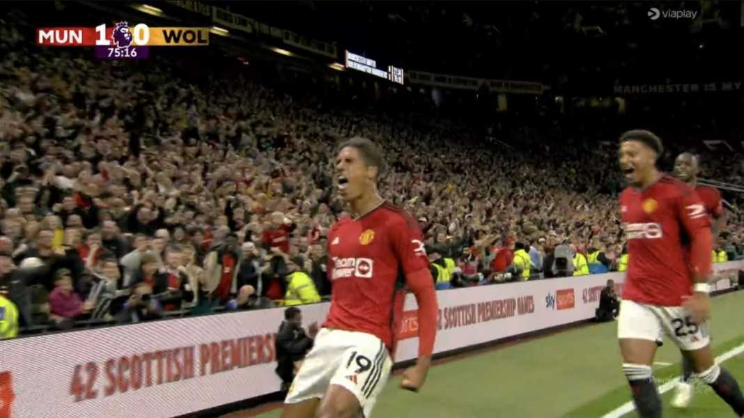 Perayaan gol Raphael Varane Manchester United Main Buruk, Kalah Banyak Peluang Gol, Tapi yang Penting Menang!