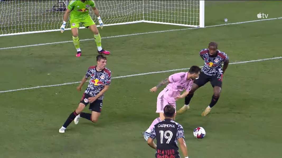 Proses terjadinya gol Lionel Messi ke gawang New York Red Bulls Lionel Messi Sudah 11 Gol dan Dua Assist Saat Inter Miami Berusaha Keluar Dari Dasar Klasemen