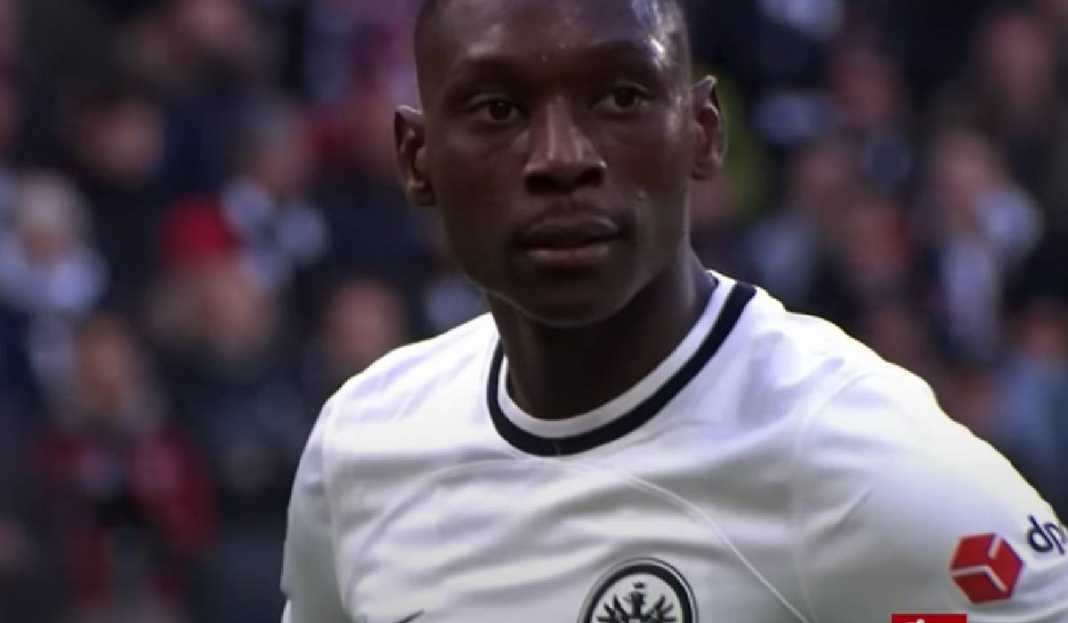 Randal Kolo Muani Tampil untuk Eintracht Frankfurt Ada Tawaran untuk Randal Kolo Muani, Eintracht Frankfurt Jual Mahal Banget