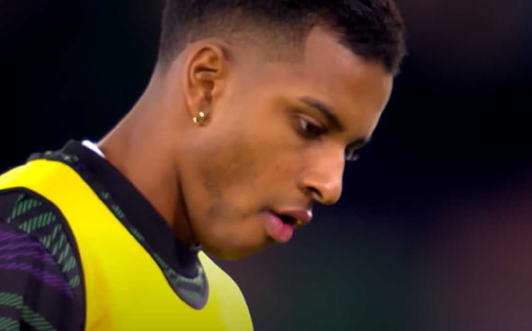 Rodrygo Goes dalam sebuah sesi latihan Real Madrid Rodrygo Goes dalam sebuah sesi latihan Real Madrid