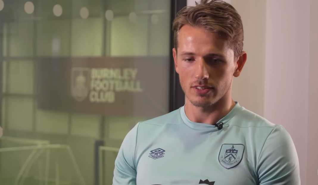 Sander Berge dalam wawancara di Burnley Sander Berge Jelaskan Alasan Pilih Gabung Burnley, Salah Satunya Faktor Vincent Kompany