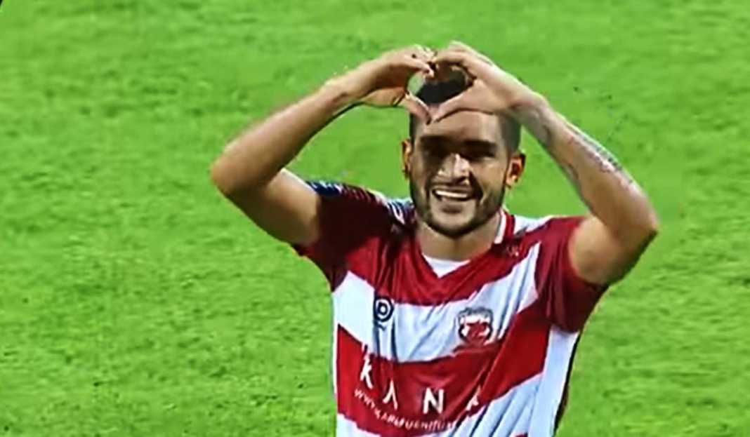 Selebrasi Gol Junior Brandao di Laga Madura United vs Persis Solo Prediksi Madura United vs PSIS Semarang di Liga 1