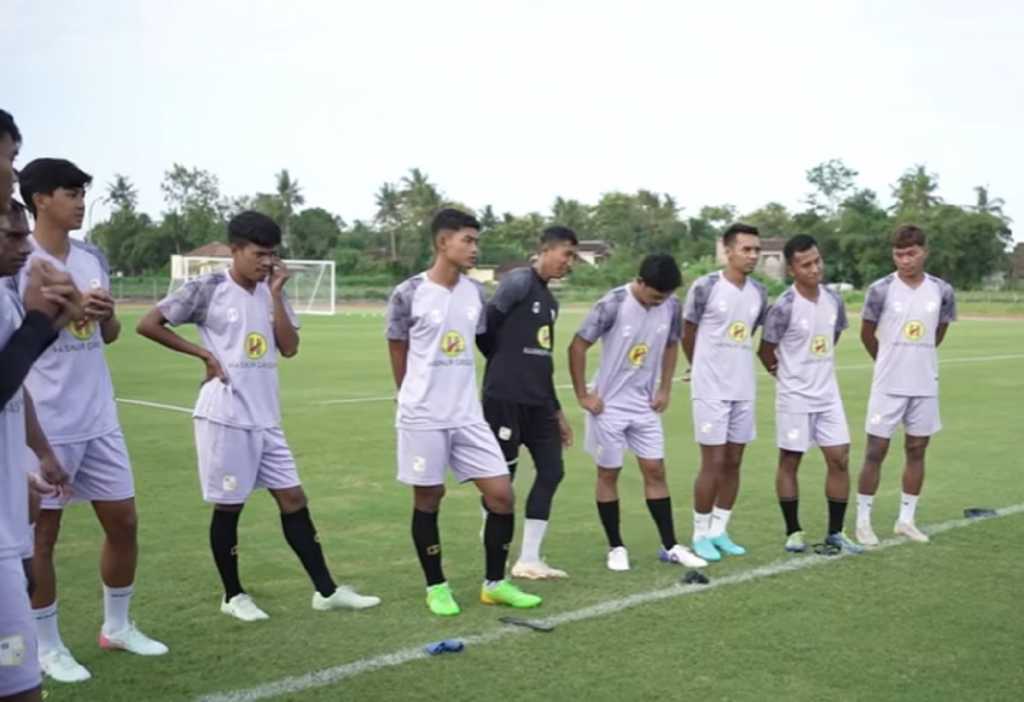 Sesi latihan Barito Putera yang akan menjamu Persik Kediri