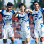 Taisei Marukawa usai mencetak gol untuk PSIS ke gawang Persik Kediri