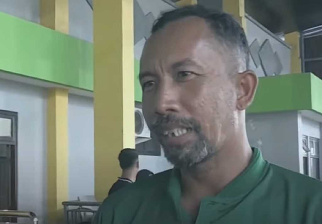 Uston Nawawi Telah Gantikan Aji Santoso Sebagai Pelatih Persebaya