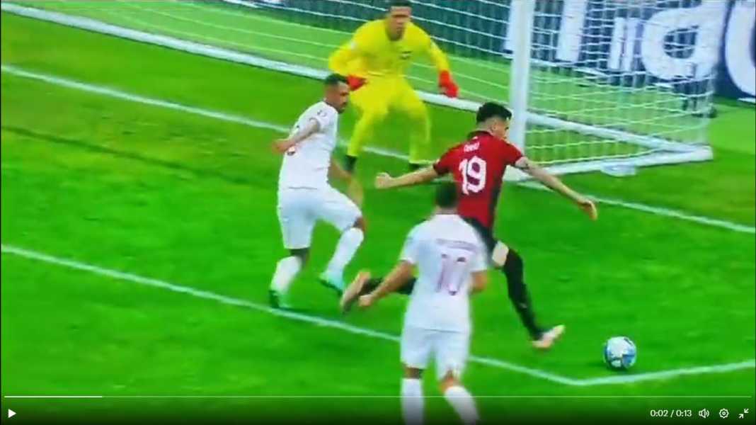 Albania vs Polandia Perkenalkan Laga Kualifikasi Euro 2024 Paling Sadis, 13 Kartu Kuning Dikibaskan!