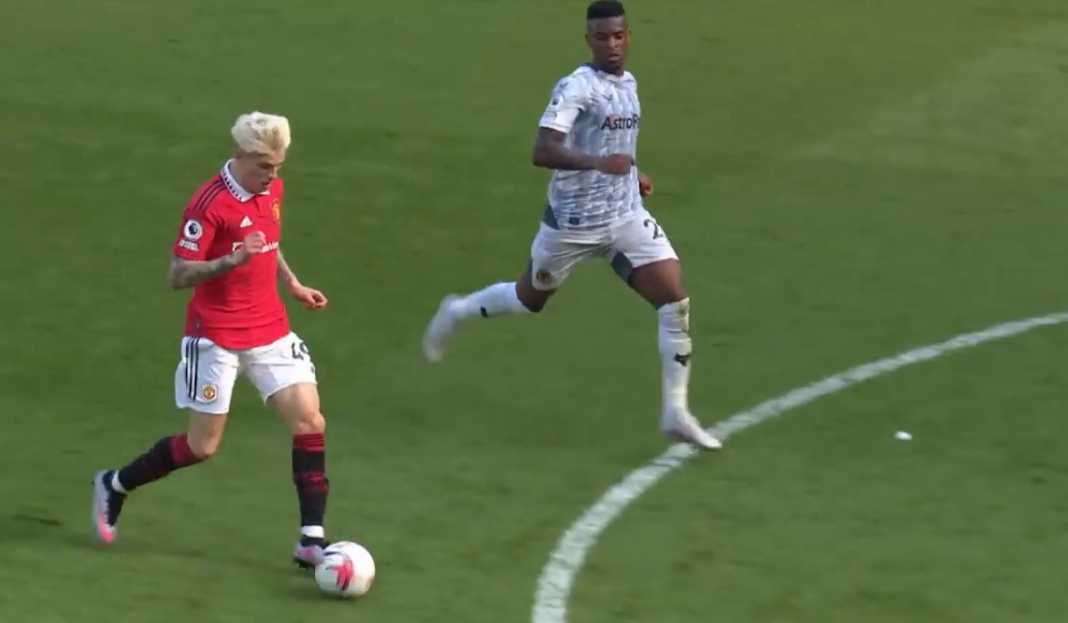 Alejandro Garnacho saat cetak gol ke gawang Wolves Perkembangan Alejandro Garnacho Dipuji Mantan Kapten Manchester United Ini