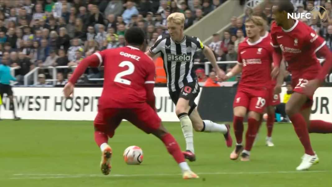Anthony Gordon kontra Liverpool Pemain dengan Lari Tercepat di Liga Inggris, Inisial A Dominan!