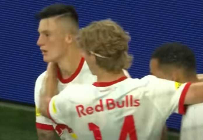 Benjamin Sesko Usai Mencetak Gol untuk RB Leipzig