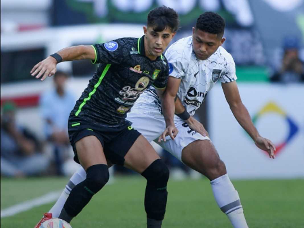 Bruno Moreira Pencetak Gol Pertama Persebaya vs Borneo FC - sumber foto X BorneoSMR Bruno Moreira Pencetak Gol Pertama Persebaya vs Borneo FC - sumber foto X BorneoSMR