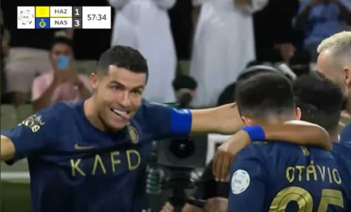 Cristiano Ronaldo usai menyumbang assist untuk gol Otavia di laga Al-Hazm vs Al-Nassr
