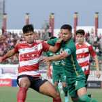 Duel Madura United vs Persebaya Surabaya