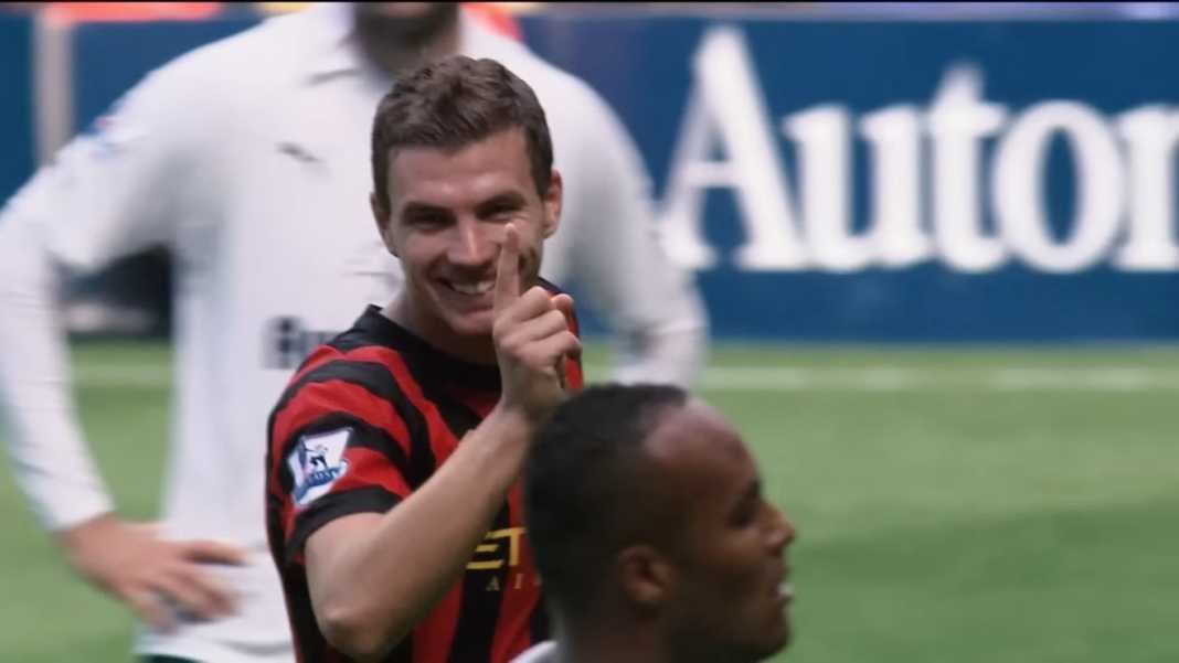 Edin Dzeko berseragam jersey tandang Manchester City Tiga Pemain Asal Manchester Cetak Gol Bagi Timnasnya Masing-masing