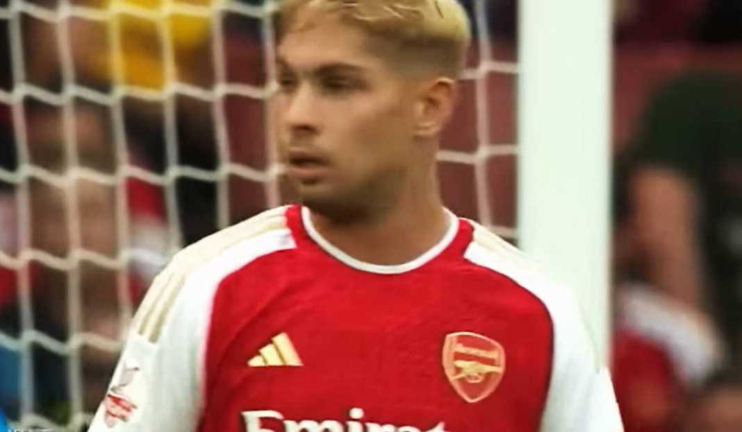 Emile Smith-Rowe Tampil untuk Arsenal Emile Smith-Rowe Tenggelam di Arsenal, Piala Liga Waktunya Unjuk Gigi!