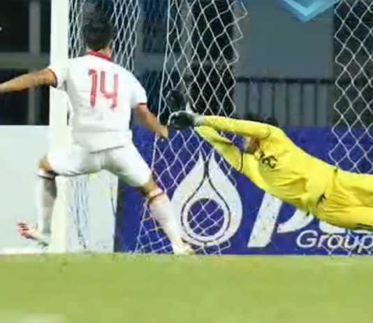 Ernando Ari Berkali-kali Lakukan Penyelamatan Gemilang di Laga vs Uzbekistan Walau Akhirnya Kebobolan Juga