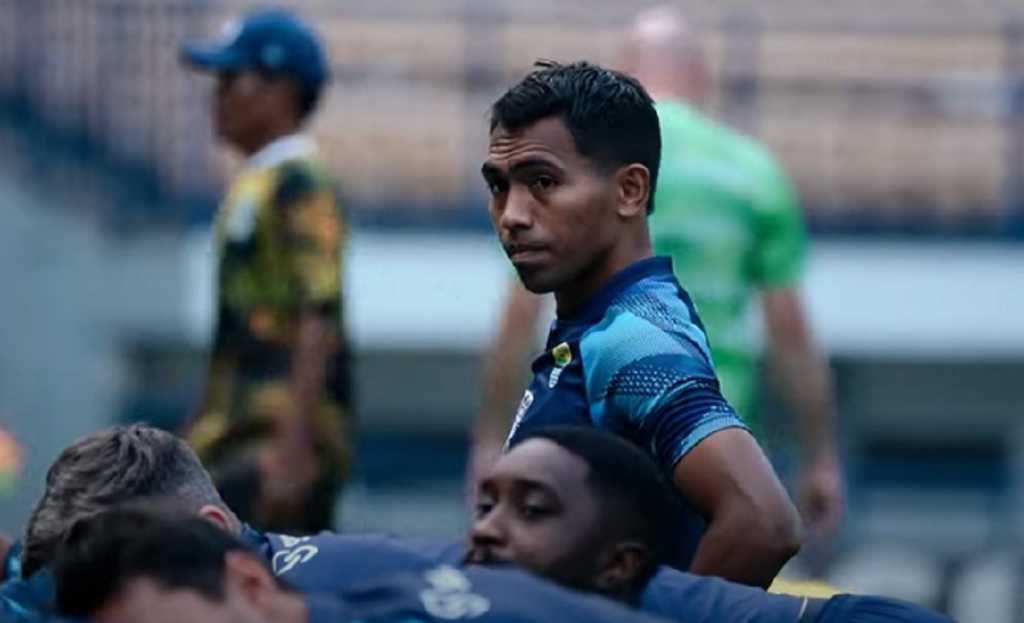 Frets Butuan dan Levy Madinda dalam Sesi Latihan Persib Bandung