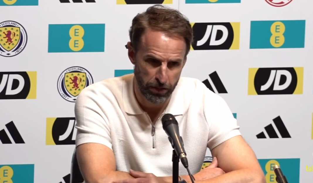 Gareth Southgate dalam konferensi pers timnas Inggris Gareth Southgate Kecam Para Penghujat Harry Maguire, Tuding Mereka Orang Idiot