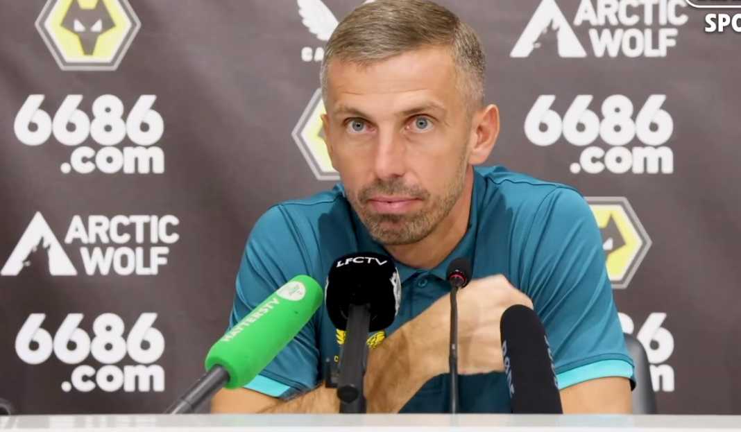 Gary O'Neil di konferensi pers Wolves Gary O'Neil Sebut Kekalahan Kontra The Reds Akibat Kesalahan Wolves Sendiri