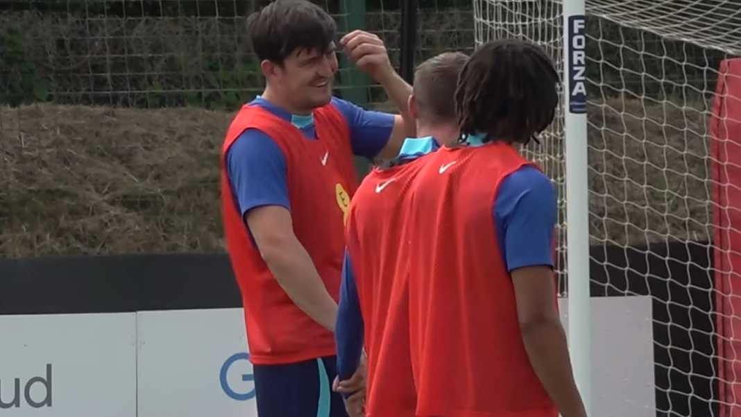 Harry Maguire bersama skuad Inggris Timnas Inggris Kurang Pemain? Utang Budi Apa Southgate Pada Maguire, Phillips?