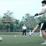 I Made Wirawan saat tengah melatih kiper Persib Bandung