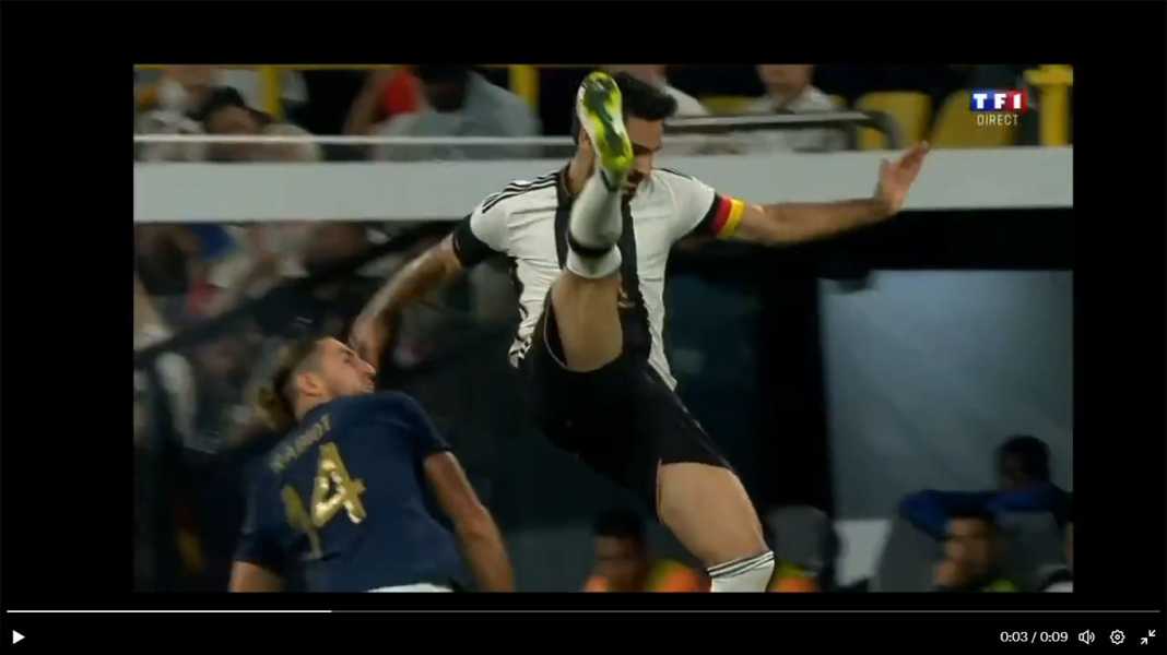 Jatuhnya Ilkay Gundogan yang berujung cedera saat kontra Perancis Satu Minggu Jelang Liga Champions, Gelandang Penting Barcelona Malah Cedera!