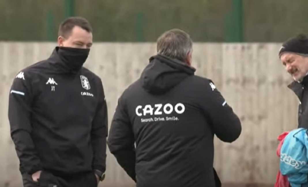 John Terry bersama staf kepelatihan Chelsea John Terry bersama staf kepelatihan Chelsea