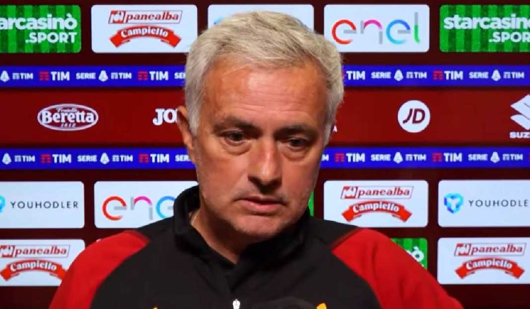 Jose Mourinho Sedang Wawancara Usai Torino vs Roma Reaksi Jose Mourinho Usai AS Roma Imbang Lawan Torino