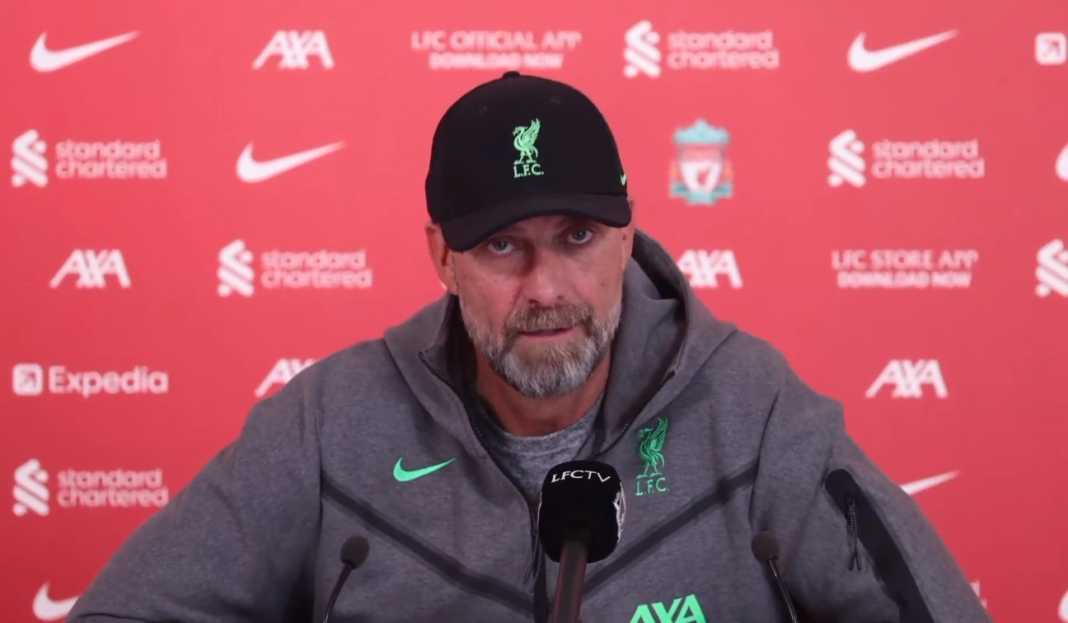 Jurgen Klopp berbicara dalam konferensi pers Liverpool Jurgen Klopp Bicara Tentang Liverpool: Perjalanan Menuju Performa Terbaik dan Dominik Szoboszlai