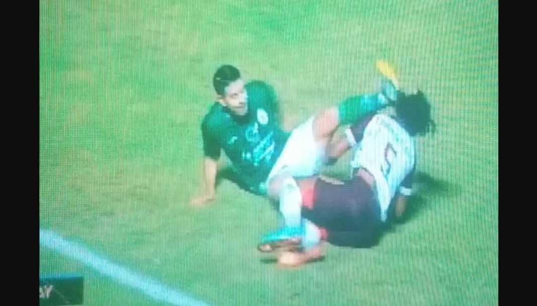 Kartu kuning Esteban Vizcarra kontra PSM Makassar Sayang Sekali Pencetak Gol PSS Sleman Esteban Vizcarra Terkena Kartu Kuning