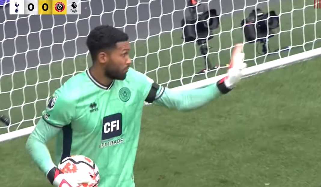 Kiper Sheffield United melawan Spurs Sheffield United Masih Cari Kemenangan Pertama, The Toon Berpeluang Samakan Head to Head