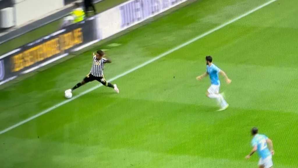 Kontroversi gol pertama Juventus saat melawan Lazio