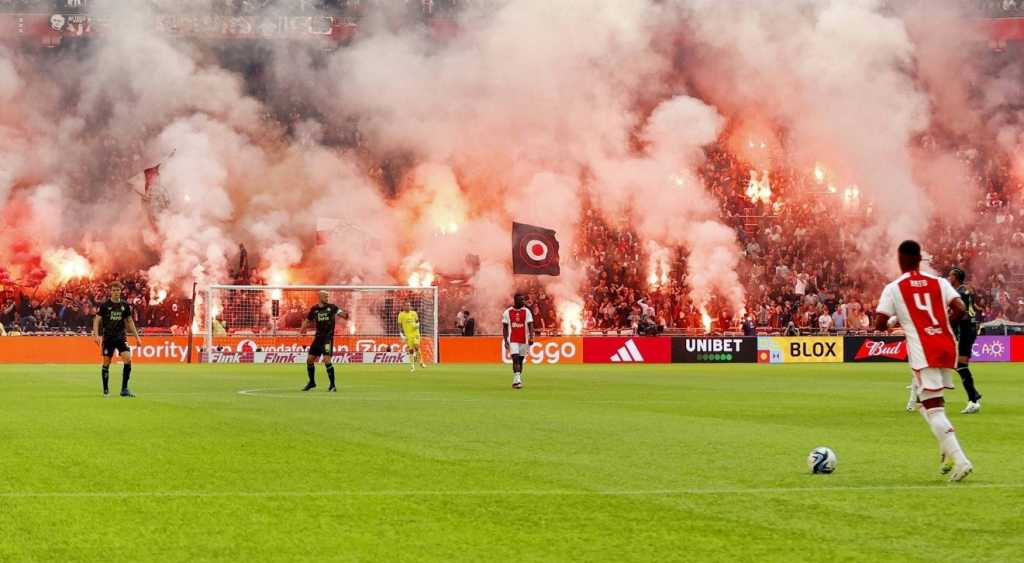 Kronologi kehancuran klub sepakbola bersejarah, Ajax Amsterdam