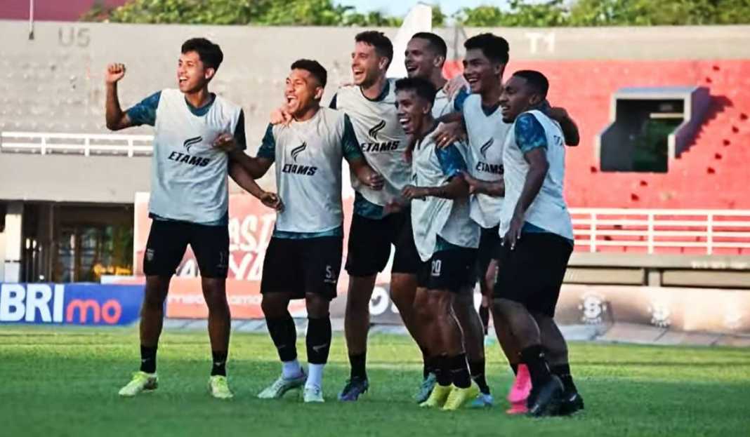 Latihan Pemain Borneo FC Jelang Lawan PSM Makassar, Ada Pesan Khusus dari Pelatih Borneo FC ke Pemain