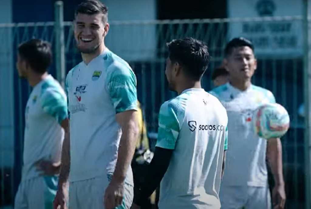 Latihan Persib Bandung Jelang Tandang ke Bhayangkara FC