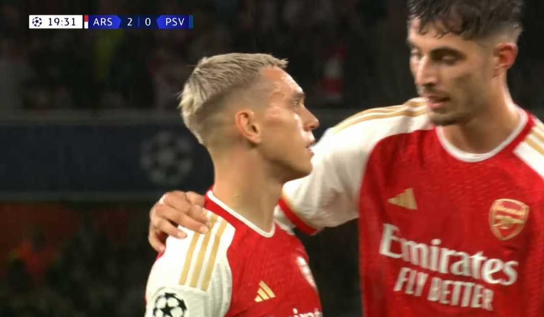 Leandro Trossard rayakan gol bersama Kai Havertz Derby London Utara, Kedua Tim Dalam Performa Terbaik, Tapi Rekor Kandang Arsenal Mengagumkan