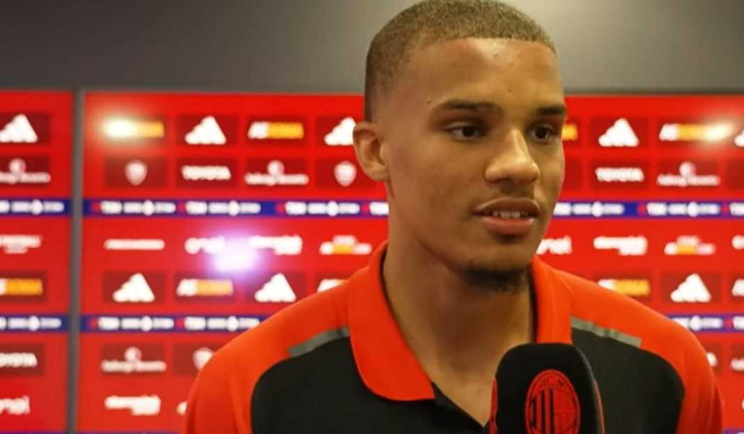 Malick Thiaw Wawancara Usai Hadapi Roma Kalahkan Roma dengan 10 Pemain di Laga Tandang, Bek Milan Beberkan Rahasianya
