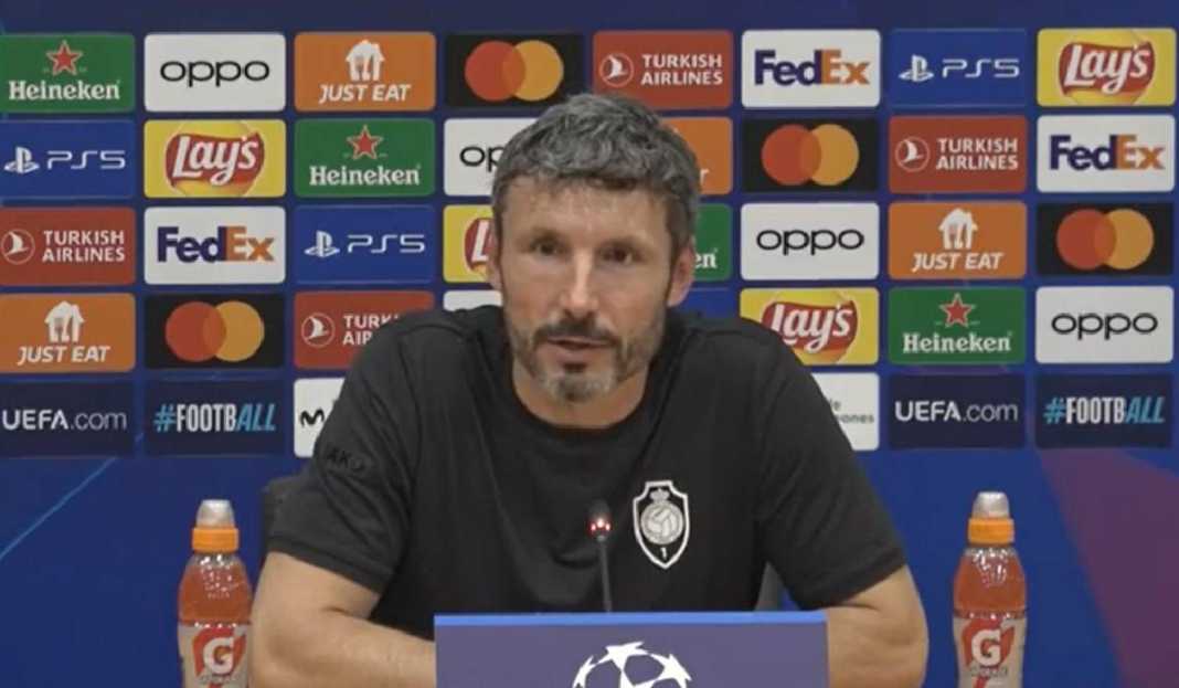 Mark van Bommel Konferensi Pers Jelang Barcelona vs Royal Antwerp Awas Barcelona, Royal Antwerp Asuhan Mark van Bommel Tidak Takut