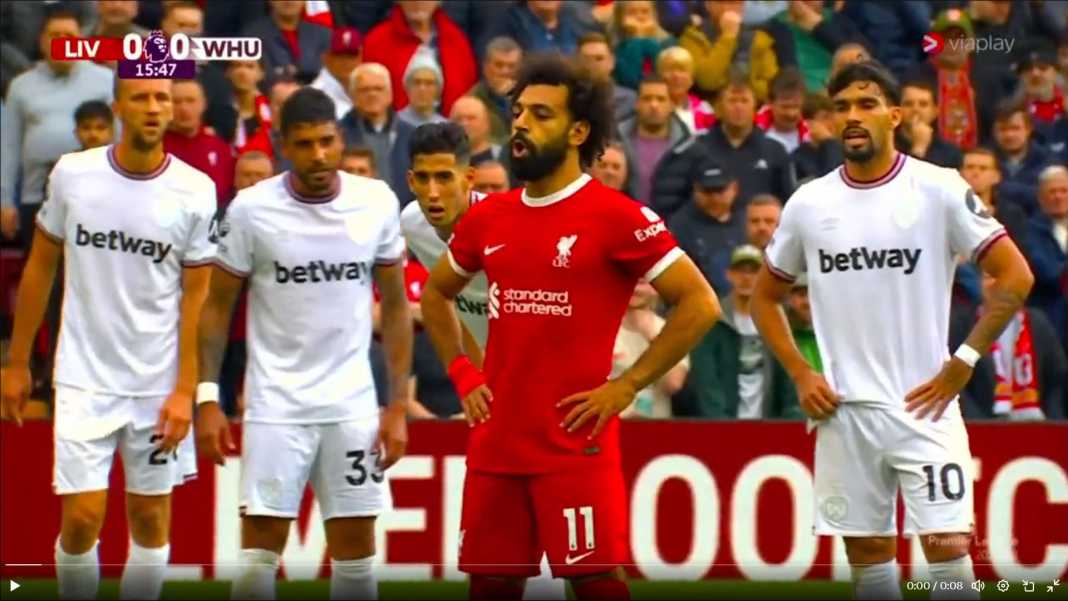 Mohamed Salah jelang tendangan penalti kontra West Ham Liverpool Ungguli The Hammers, Rebut Posisi Kedua Klasemen Liga Inggris