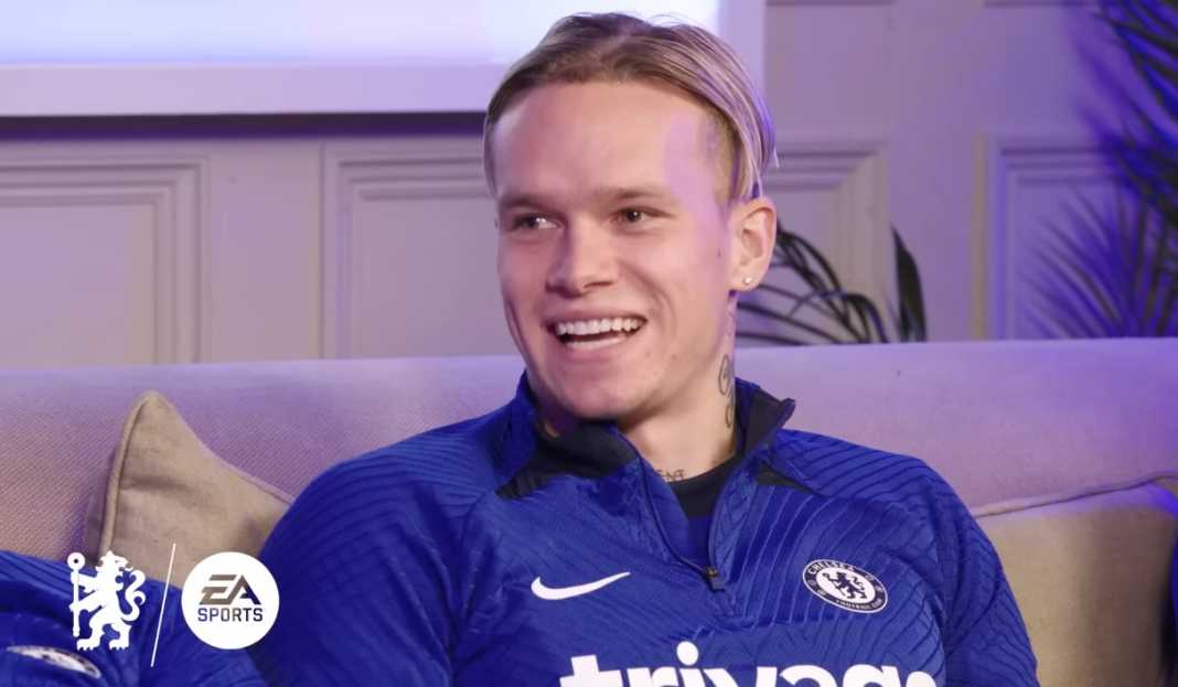 Mykhaylo Mydrik dalam wawancara di Chelsea TV Mykhaylo Mudryk Diminta Tidak Terlalu Terbebani Usai Awal Karir Sulit di Chelsea