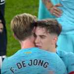 Pablo Gavi dan Frenkie de Jong di laga Osasuna vs Barcelona