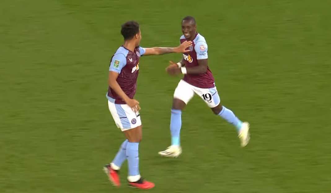 Para pemain Aston Villa rayakan gol ke gawang Everton Mampukah Sang Burung Camar Hentikan Empat Kekalahan Beruntun Kontra Aston Villa?