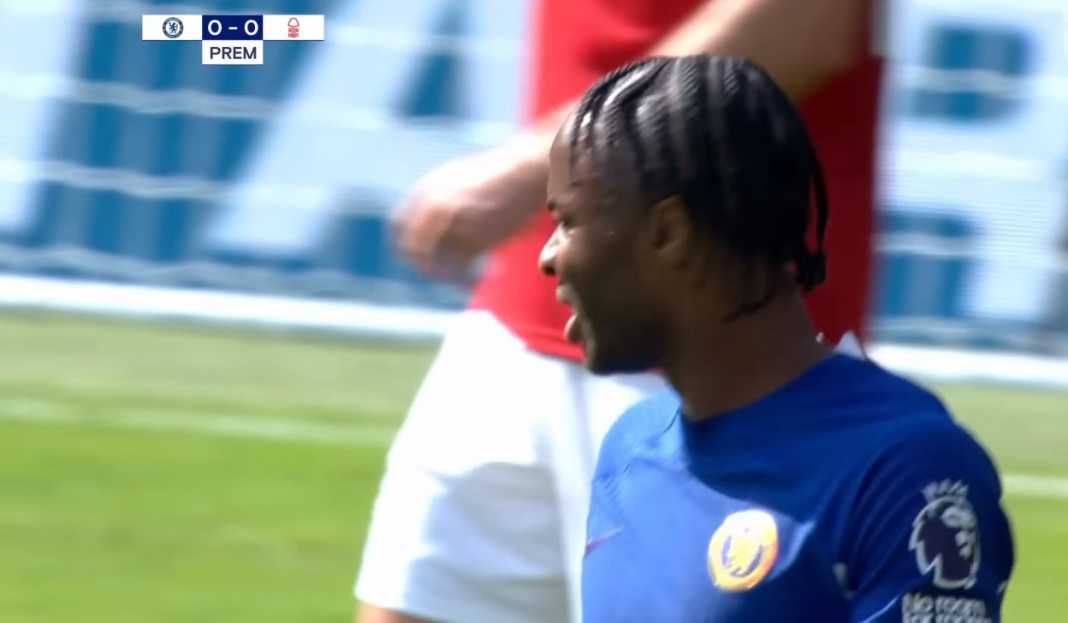 Raheem Sterling di laga kontra Nottingham Forest Prediksi Liga Inggris : Tandang ke Vitality, Chelsea Hanya Menang Dua Kali dari 16 Laga Jelang