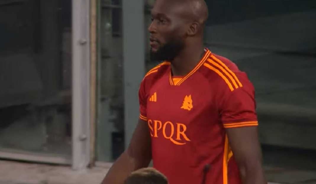 Romelu Lukaku Saat Diperkenalkan Sebagai Pemain Roma Ngeri, Romelu Lukaku Bisa Jadi Penghancur Lawan AS Roma