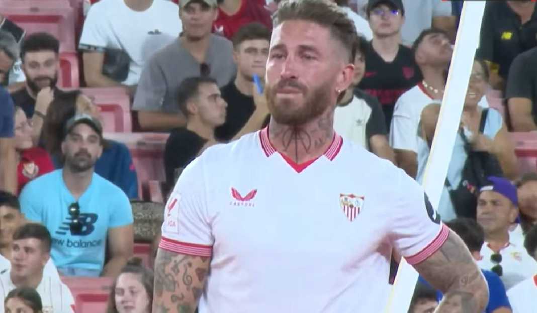 Sergio Ramos Saat Diperkenalkan Kembali Sebagai Pemain Sevilla Sevilla vs Las Palmas, Menanti Efek Kembalinya Sergio Ramos