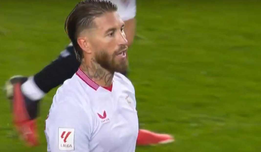 Sergio Ramos di Laga Barcelona vs Sevilla eaksi Sergio Ramos Usai Cetak Gol Bunuh Diri di Laga Barcelona vs Sevilla